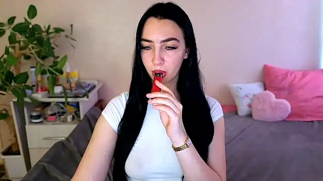 WildKittenX_ live cam on StripChat