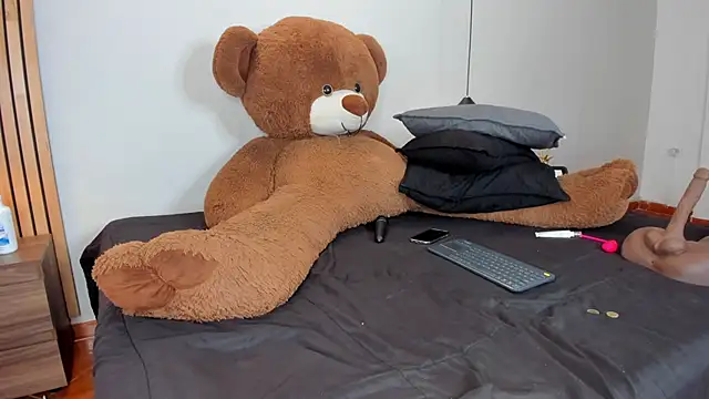 Iele - Trans webcam sex chat