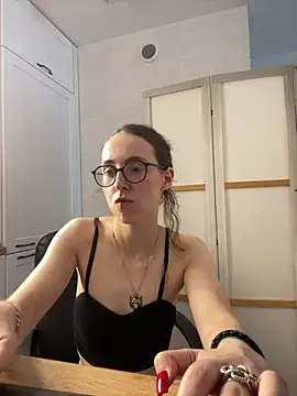 martiniiselenna - MartiniiSelenna's free webcam - UK Sex Cams
