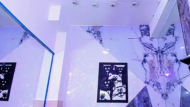 モデル: Isabella_stanford2