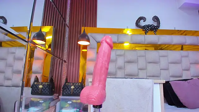 bigass_monic live sex cam