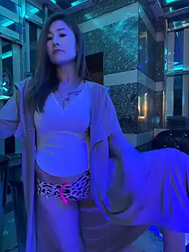 okgirl_23 (F milf) - 户外全身真空一小时