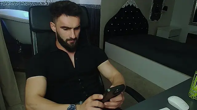 micahlane (M young) - I'm prepairing for bodybuilding contest