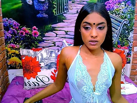 IndianPretty14u2Luv webcam