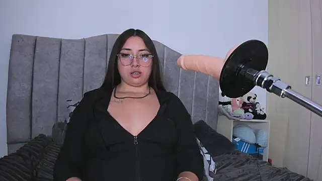 Mariana_Castro9 live cam on StripChat