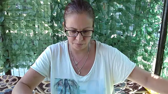 LadyHellene webcam