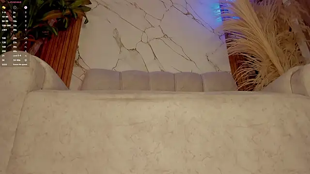 sara_gwen live cam on StripChat
