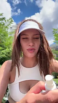 KikiWatson webcam
