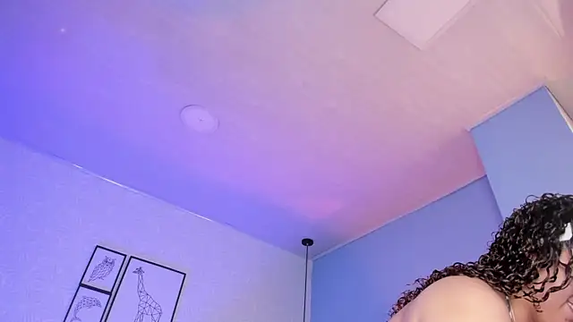 ninna_curly webcam