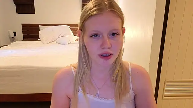 Wendy_228 live cam on StripChat