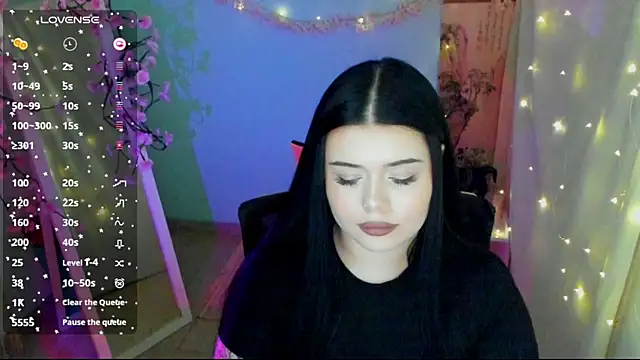 Mona_Esty webcam