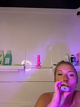 prettyprofessorpeach webcam