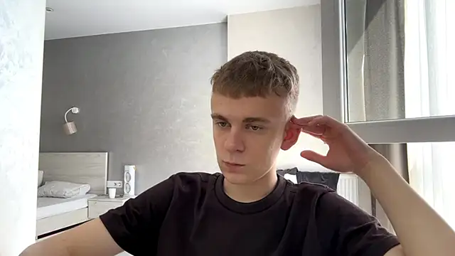 SoloFury live cam on StripChat