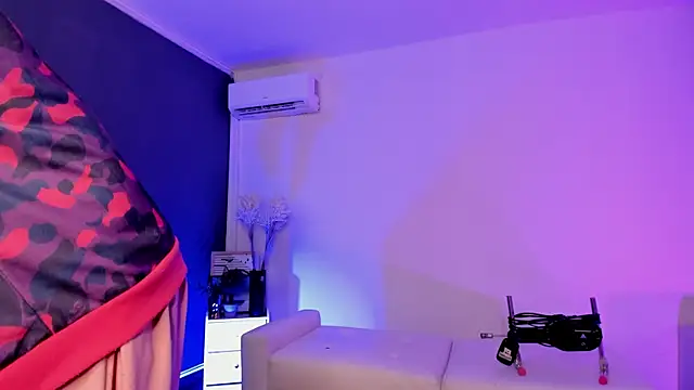NoahBull19 webcam