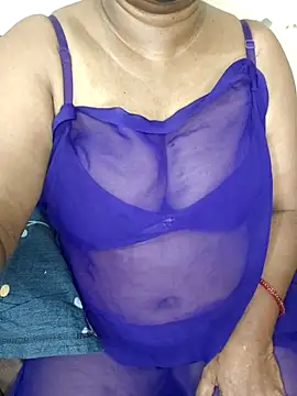 MISS-LOVEV live cam on StripChat