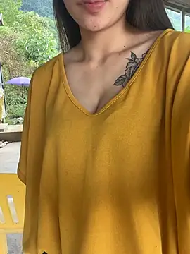 MiuMiu-Babyy webcam