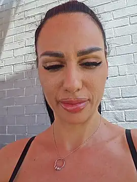 KatiaDivine webcam