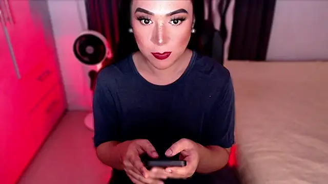 xSUCKTHYWOMANx webcam
