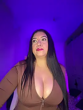 cami_ortiz__ webcam