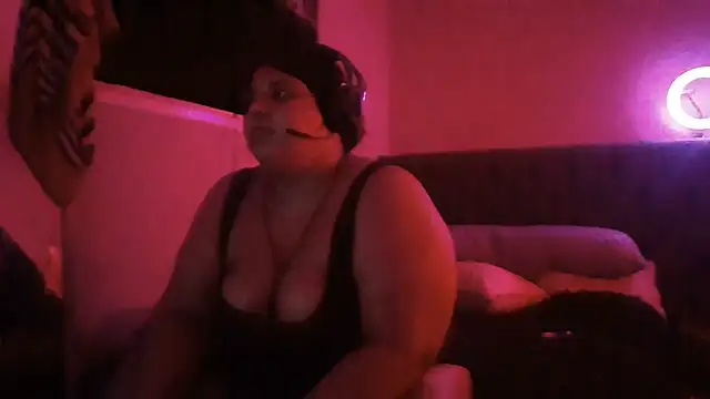 1n0nlythroat webcam