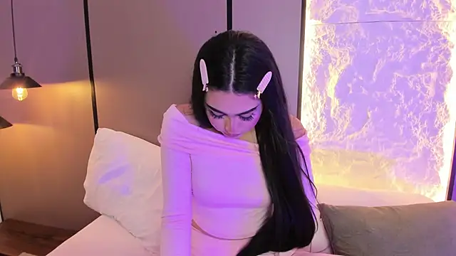 elara_bloom_ webcam