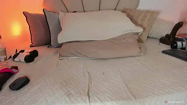 _luuciana_ webcam