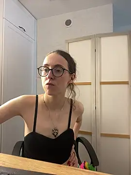 martiniiselenna - MartiniiSelenna's free webcam - UK Sex Cams