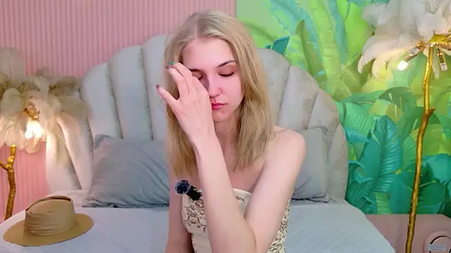 4example_chloe - 4example_Chloe's free webcam - UK Sex Cams