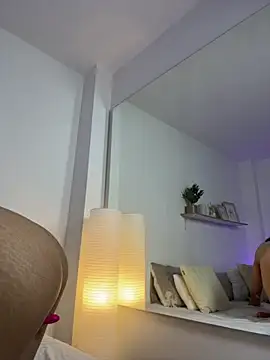 shainadavis webcam