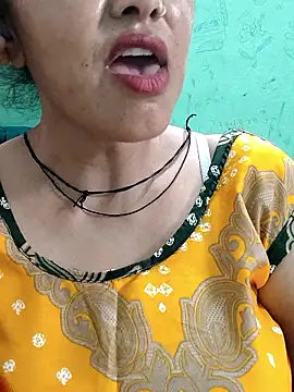 Piya-Naughty webcam