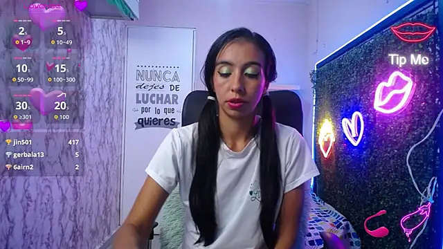 sandra_petite19 webcam