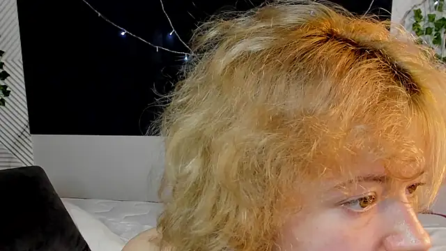 LunaaBee webcam