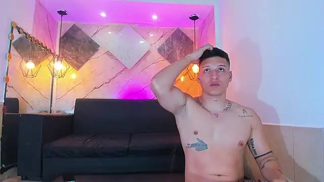 lucassimone_ webcam