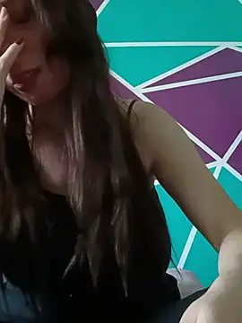 ladyfreyna (F young) - gros plan seins nus
