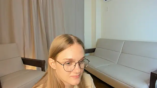 FemMantis live sex cam