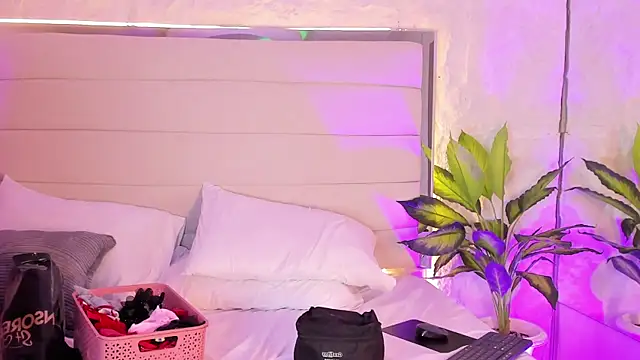 VictoriaVallmont webcam