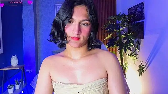 Zoee_Kiss_ live cam on StripChat