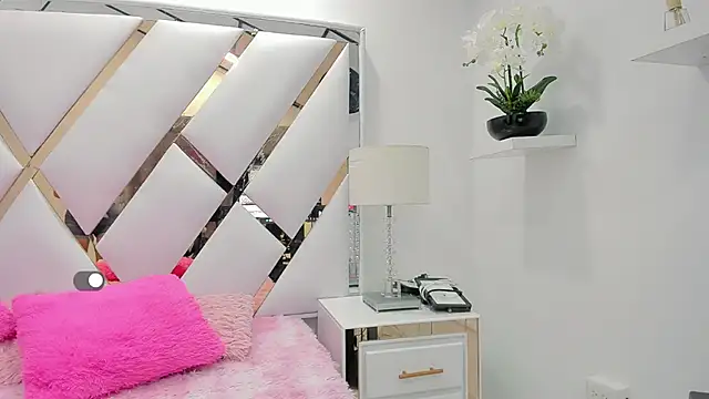 valerie__skinny webcam