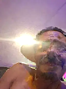 daddyandsplashqueen (Ask my age) - Flash titties