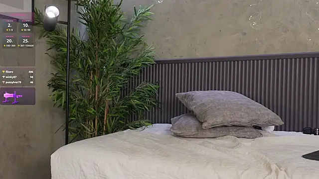 mia_lacy_ webcam