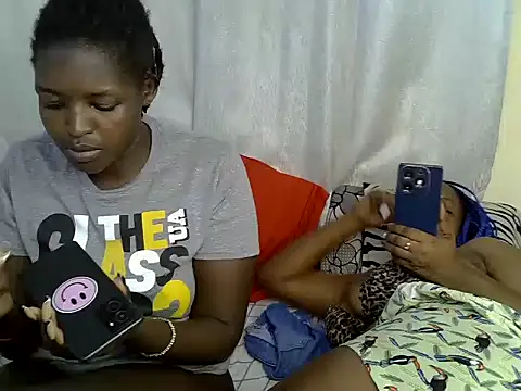 Lorainebabes webcam