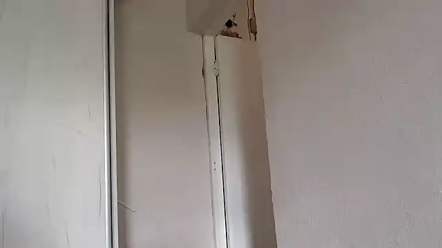 delightful_sofi webcam