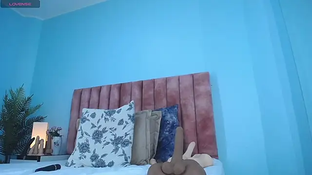 nana_levy webcam