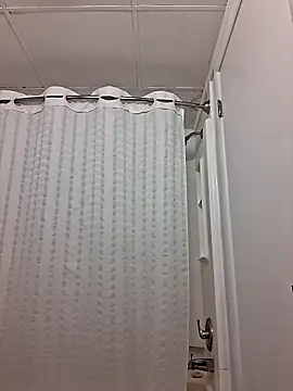 Thegreatestshowonearth410 webcam