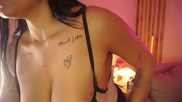 MadeleineSanez webcam
