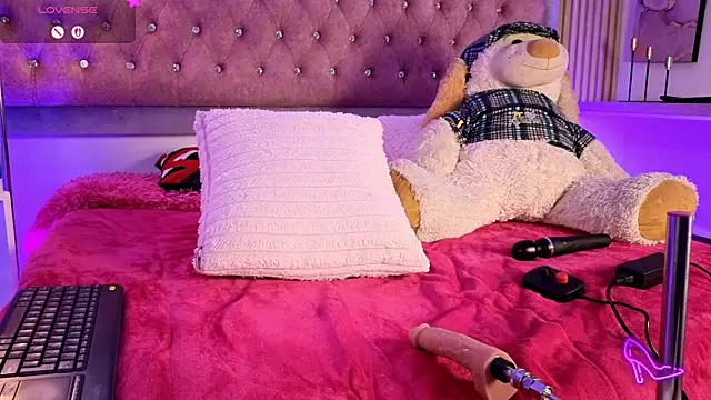 MylaDreams webcam