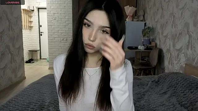 Qwami_Amie webcam