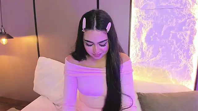 elara_bloom_ webcam