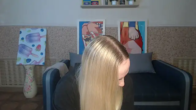 Bella_soulmate live cam on StripChat