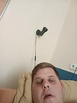 Kanoos1995 webcam